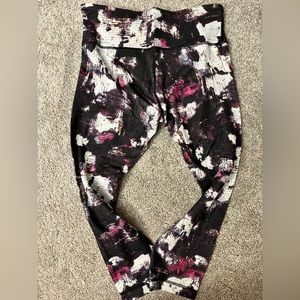 lululemon Women’s Size 6 Cropped Workout Leggings